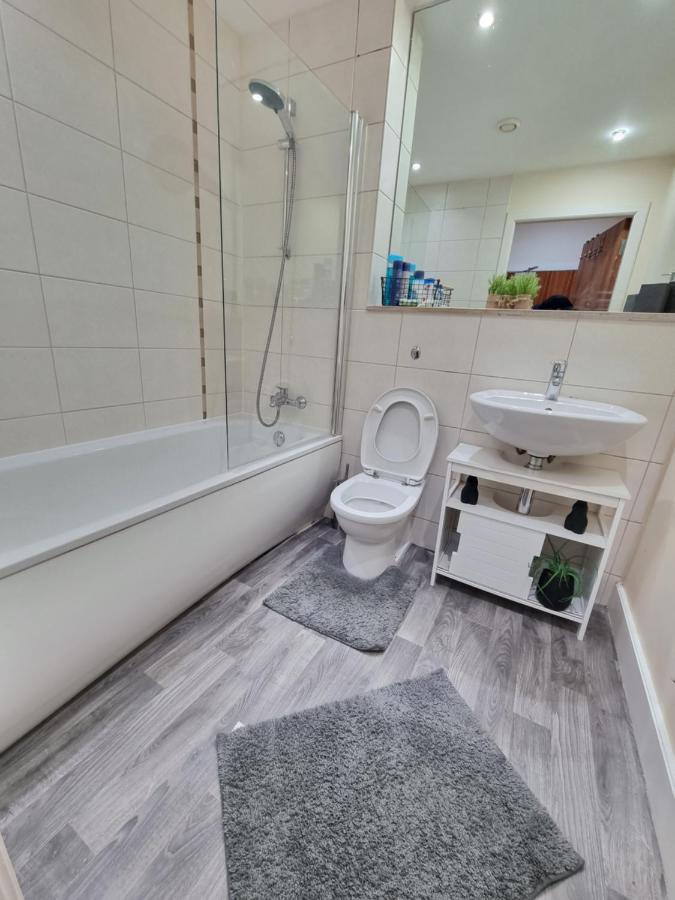 2 Bedroom - City Centre Location - Perfect For Family'S 브래드퍼드 외부 사진